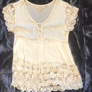 Short sleeve lace shirt